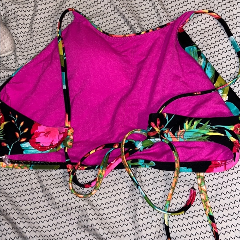 Bikini top! - Picture 2 of 2